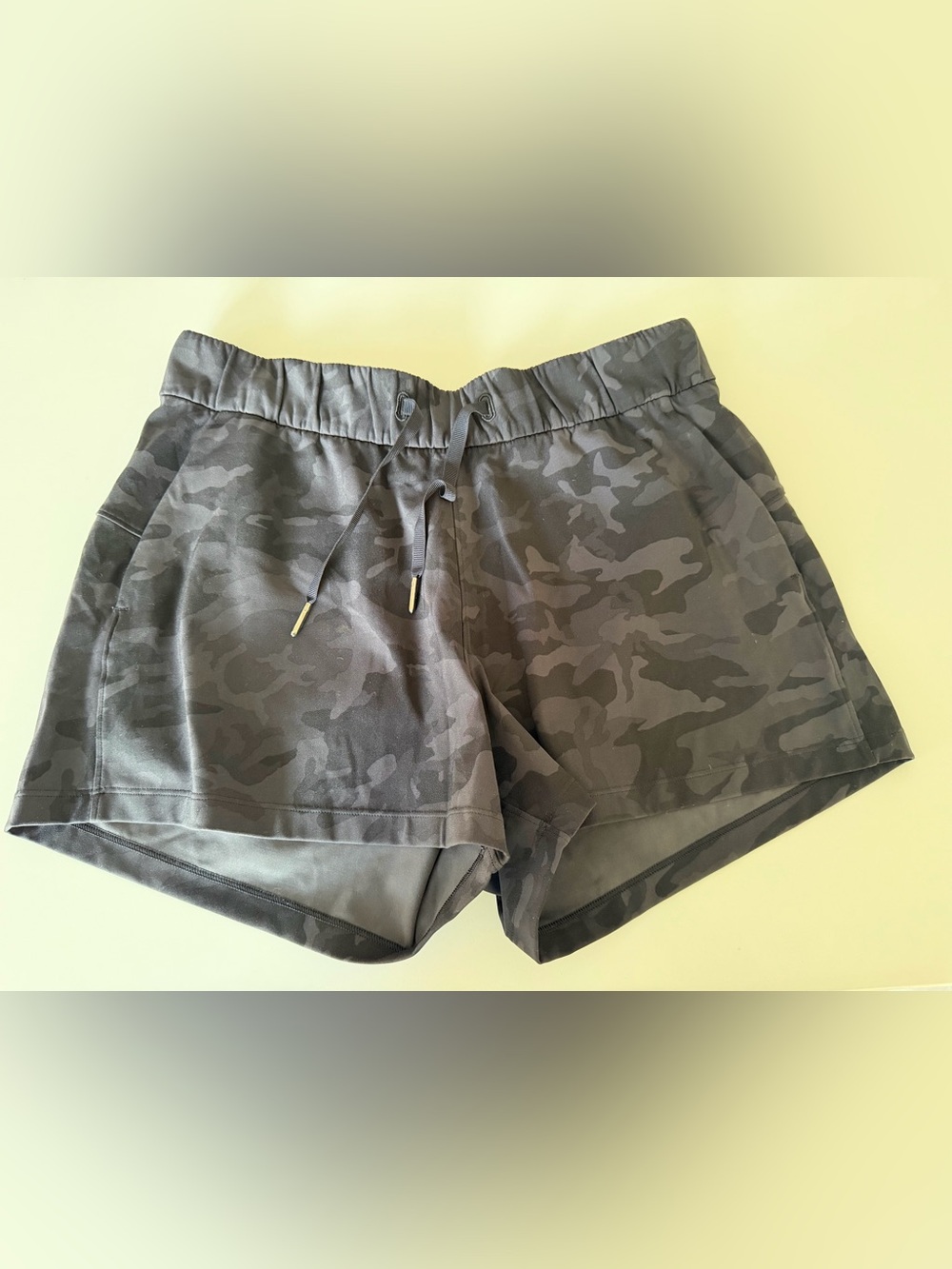 lululemon athletica Women's Camo Athletic Shorts - Charcoal